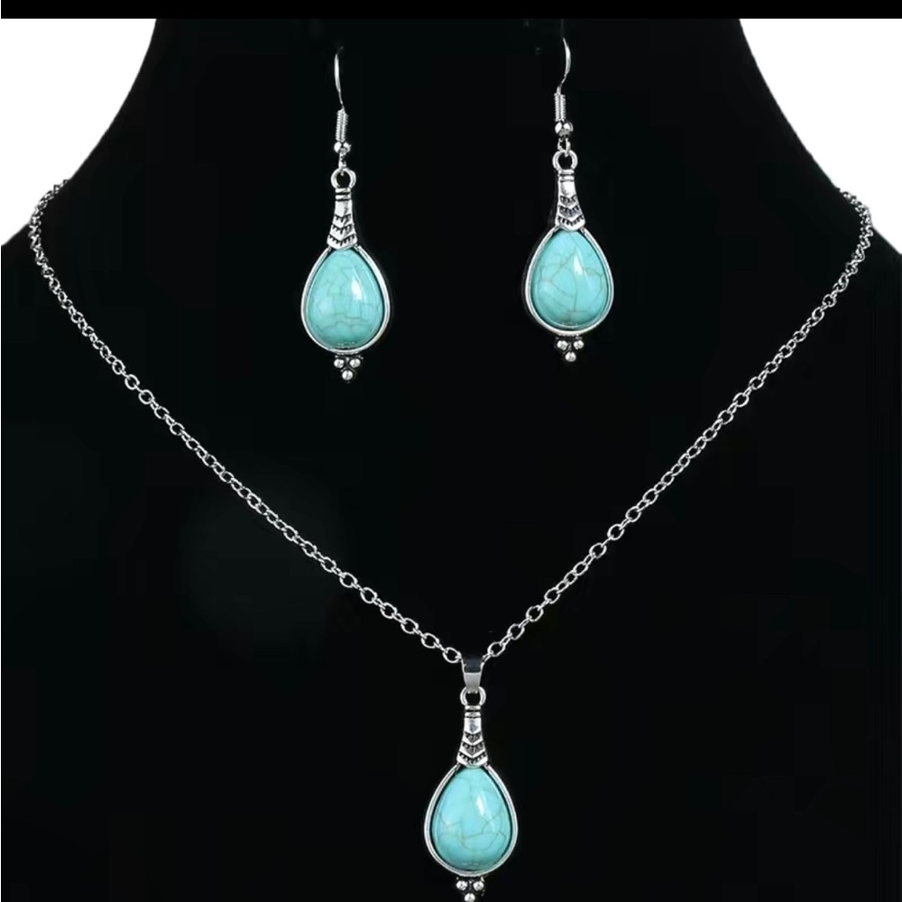 🆕❗️ NWOT ❗️Vintage Style Women's Earrings Necklace 3 Piece Antique Silver. - Picture 2 of 7